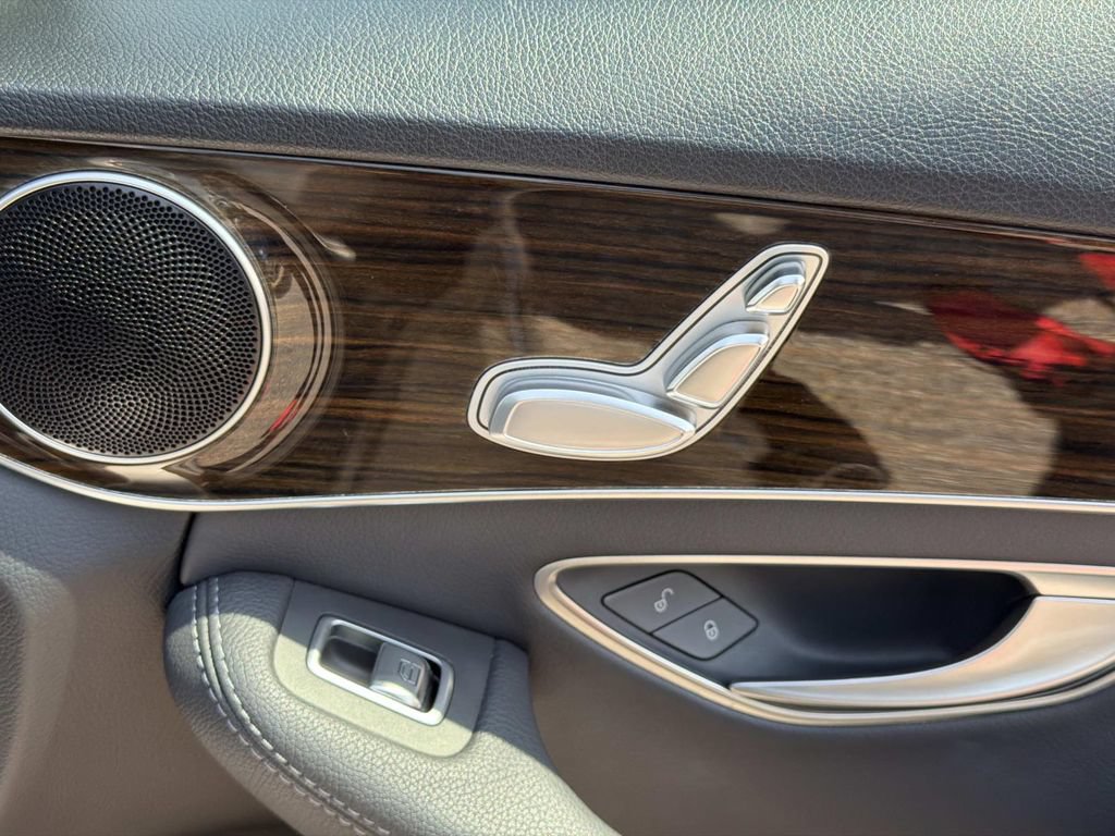 Used 2019 Mercedes-Benz C 300 Sedan image 15