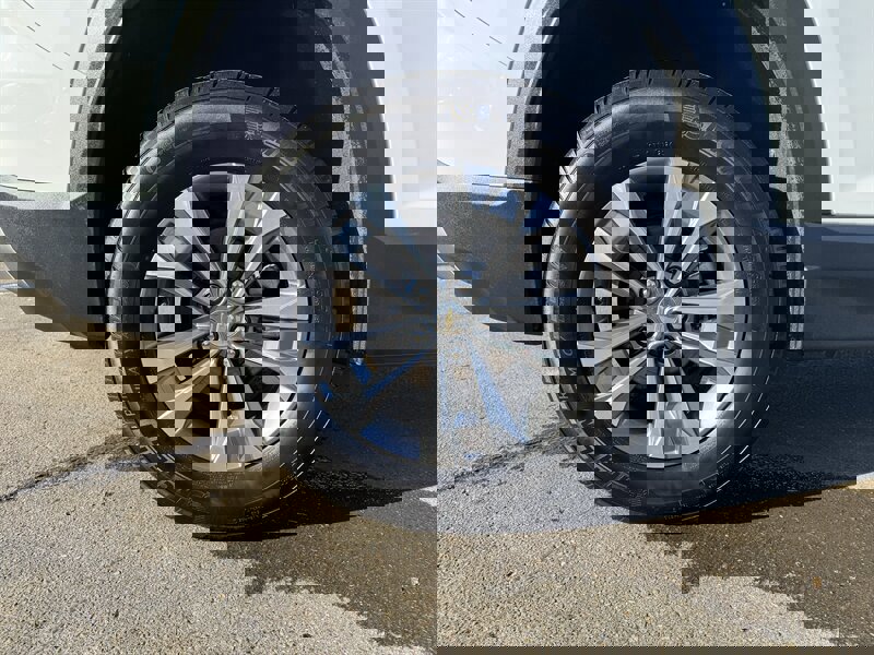 Used 2025 Chevrolet Equinox LT w/ Safety and Technology Package image 28