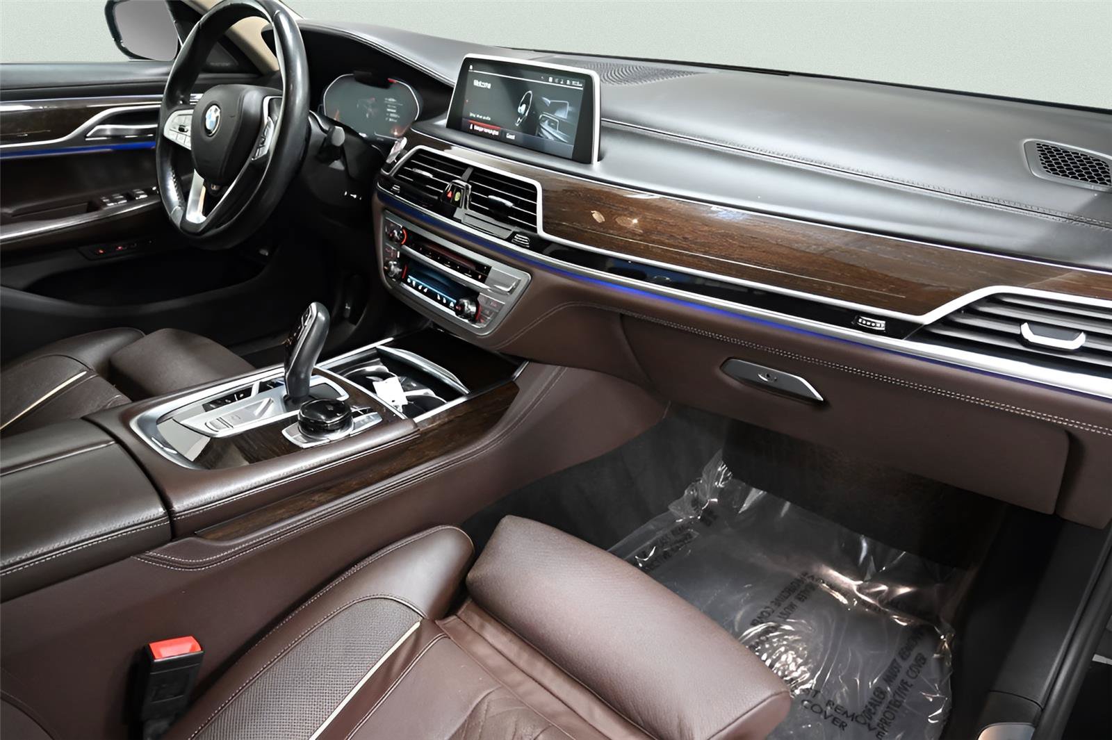 Used 2020 BMW 740i xDrive w/ Premium Package AWD/4WD image 20