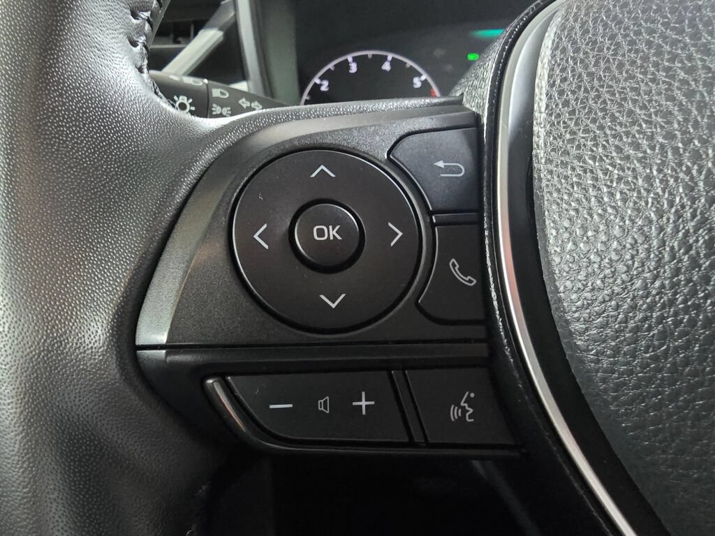Used 2024 Toyota Corolla SE w/ SE Package FWD image 28