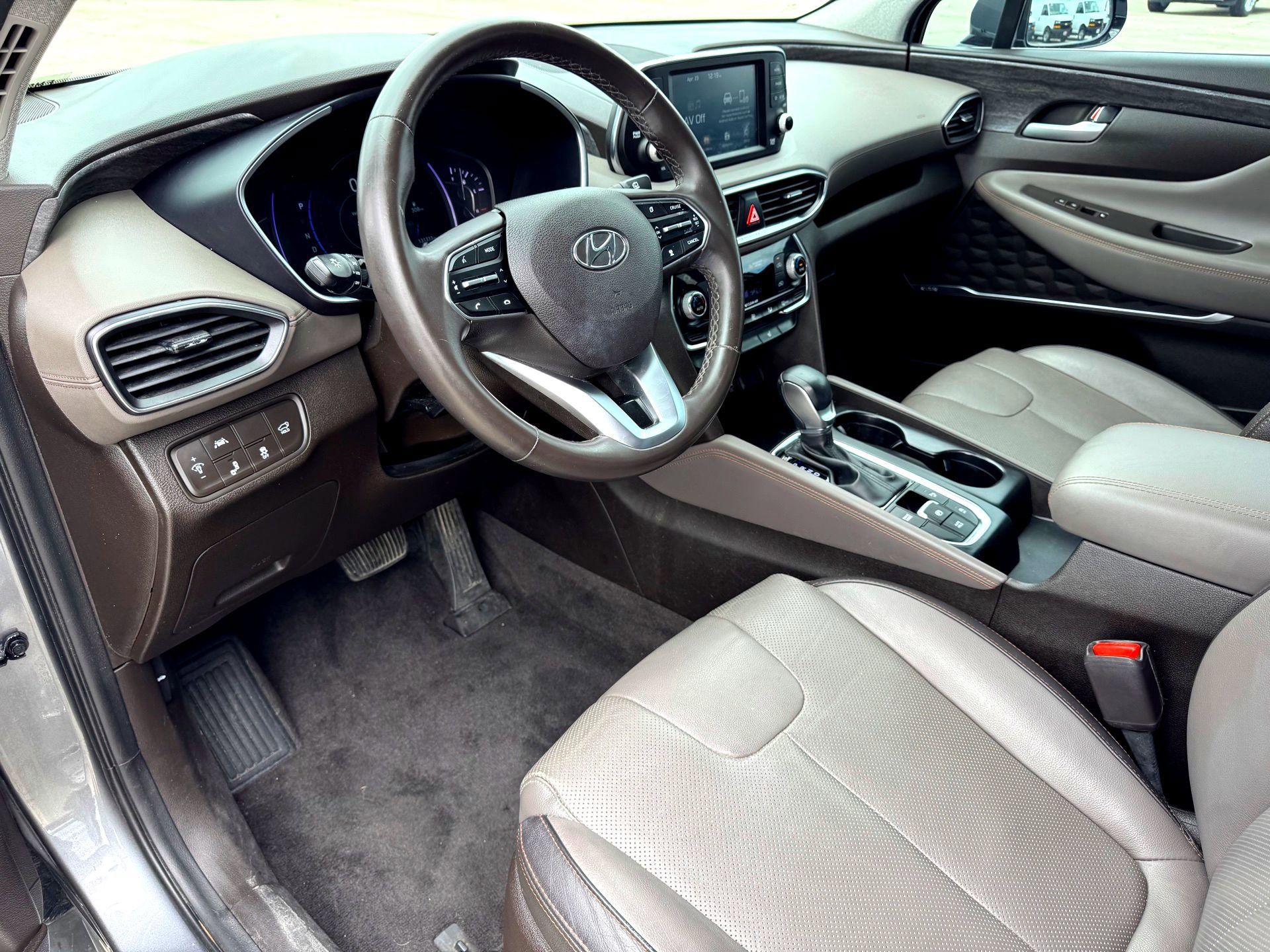 Used 2019 Hyundai Santa Fe Limited FWD image 11