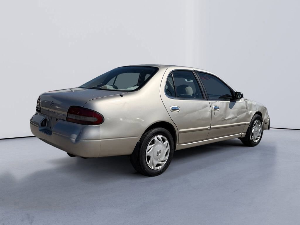 Used 1997 Nissan Altima XE image 3