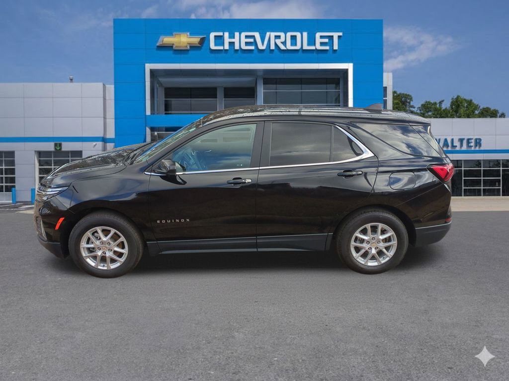 Used 2023 Chevrolet Equinox LT image 2