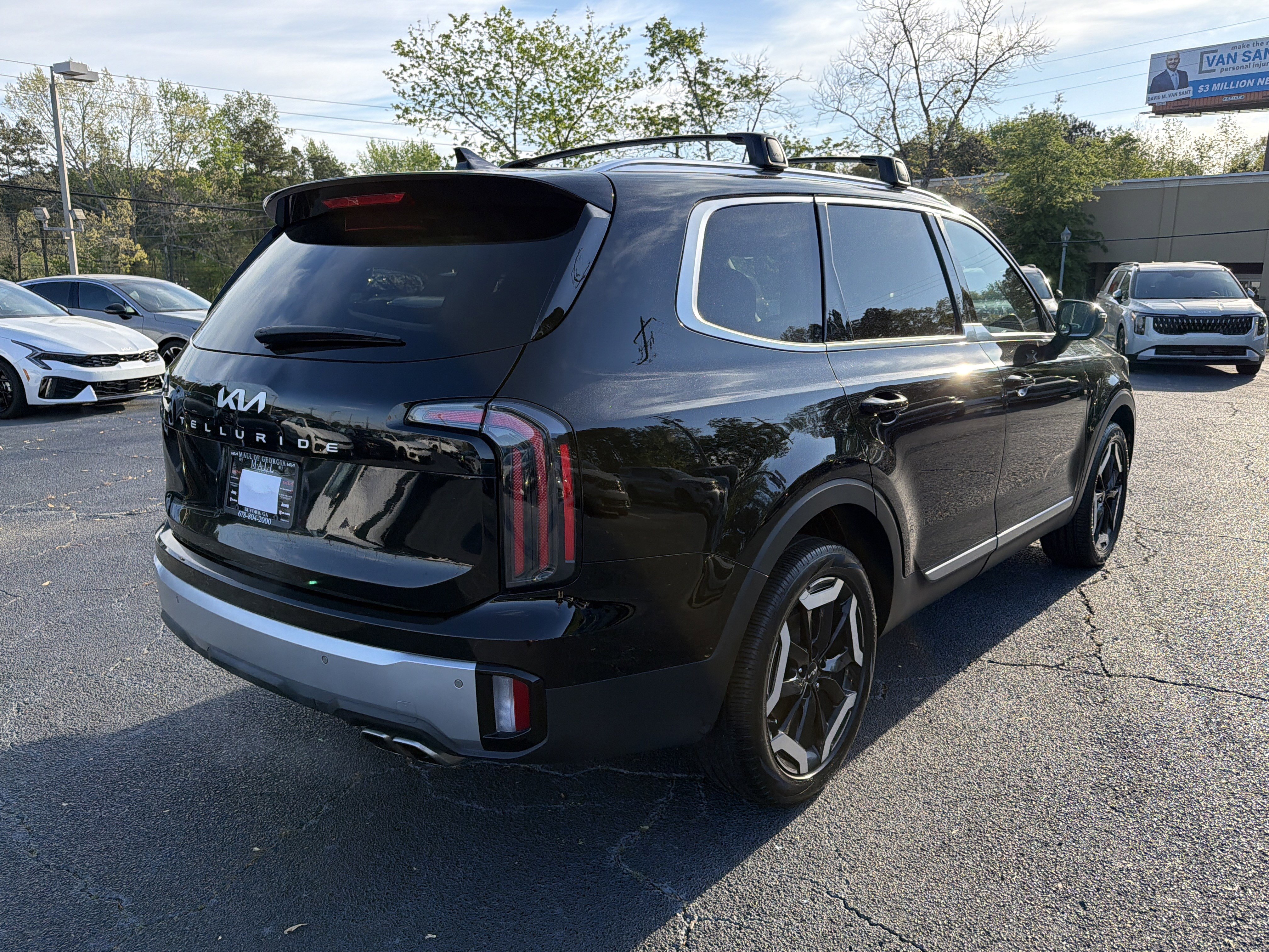 Used 2023 Kia Telluride EX w/ EX Captain's Chair Package image 4