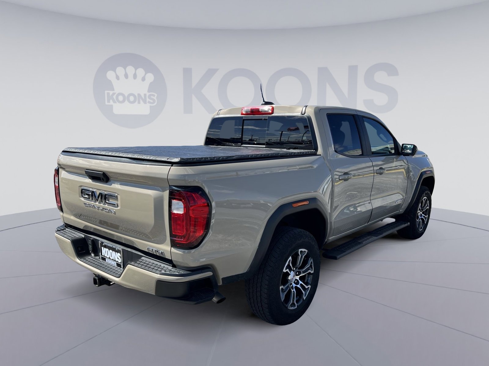 Used 2023 GMC Canyon AT4 image 7