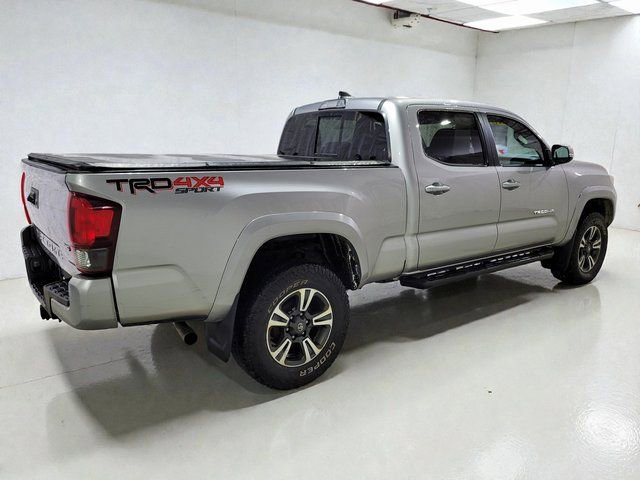 Used 2018 Toyota Tacoma TRD Sport image 2
