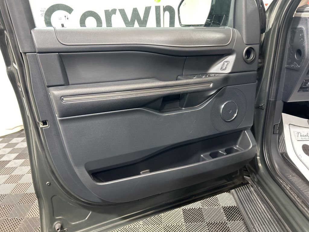 Used 2022 Ford Expedition XLT AWD/4WD image 21