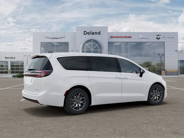 New 2027 Chrysler Pacifica Limited FWD image 6
