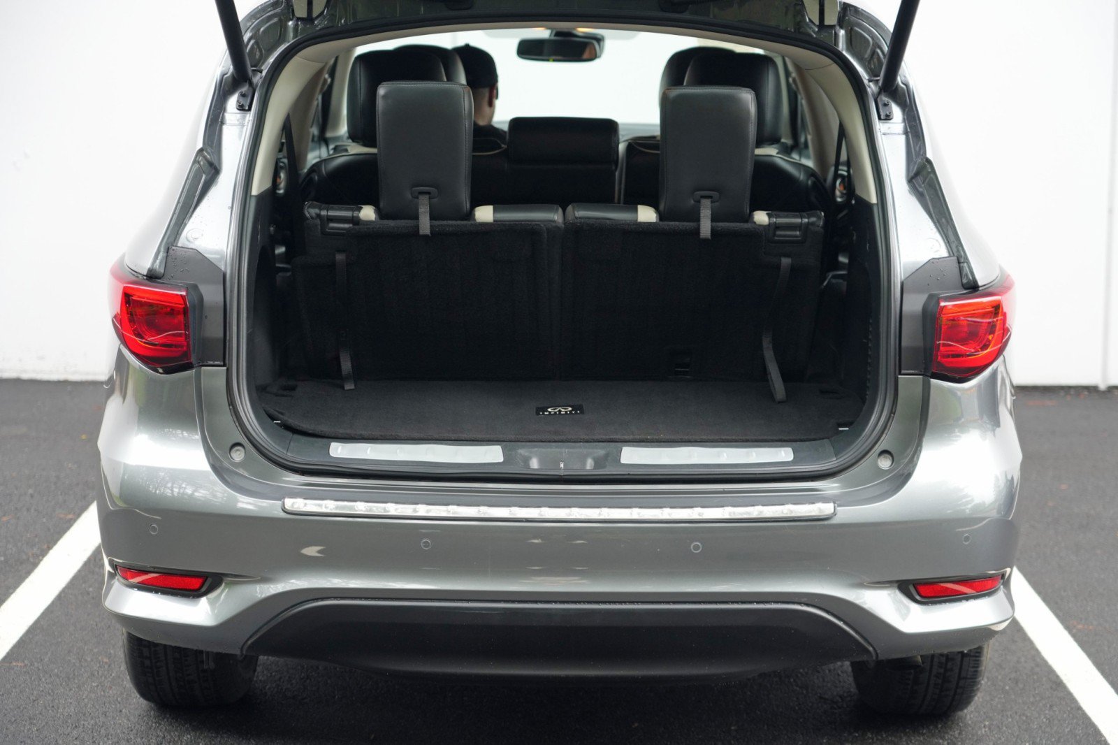 Used 2020 INFINITI QX60 Signature Edition w/ Cargo Package Essential FWD image 9
