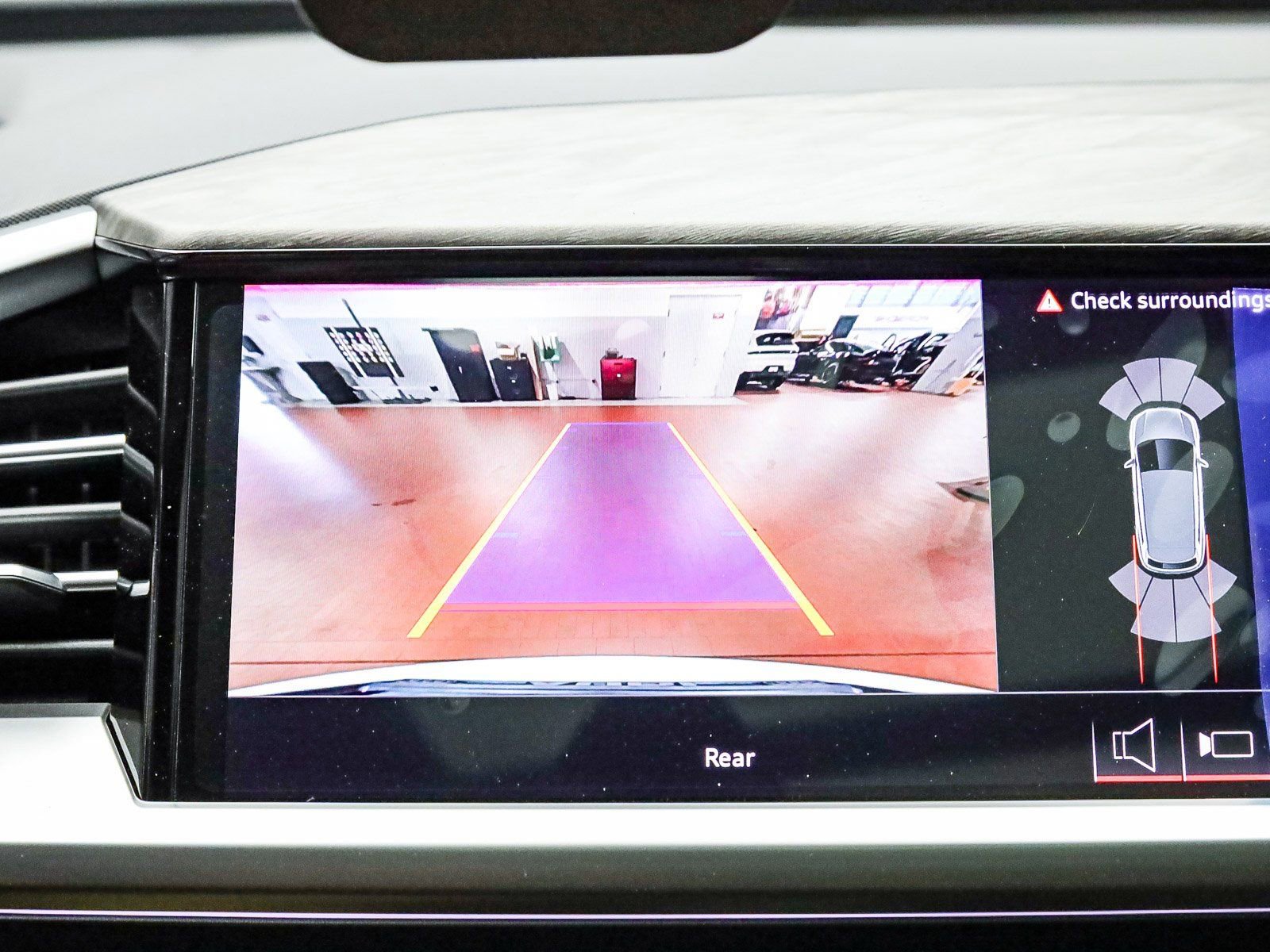 New 2026 Audi Q4 e-tron Premium image 28