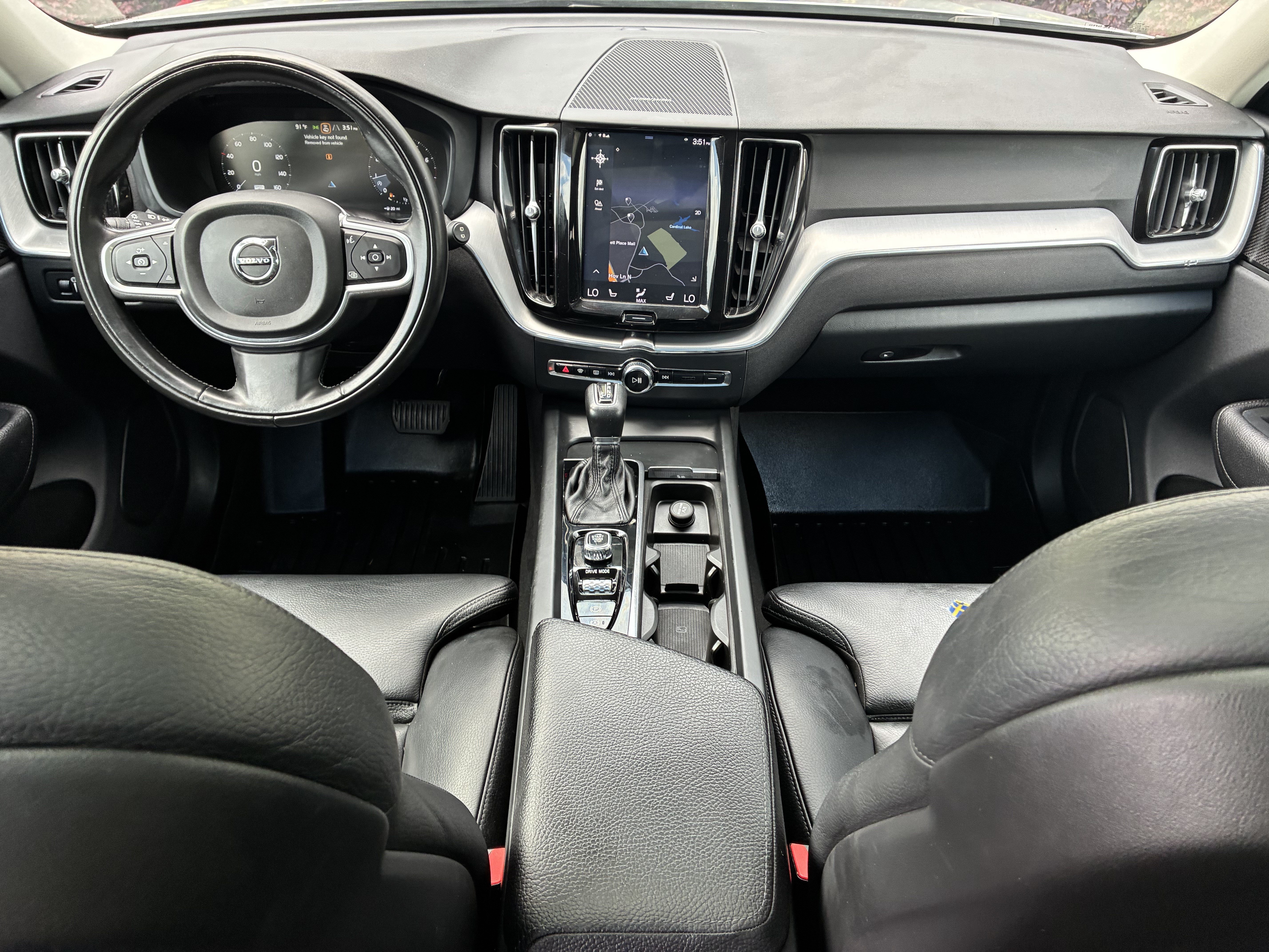 Used 2019 Volvo XC60 T5 Momentum w/ Multimedia Package AWD/4WD image 18