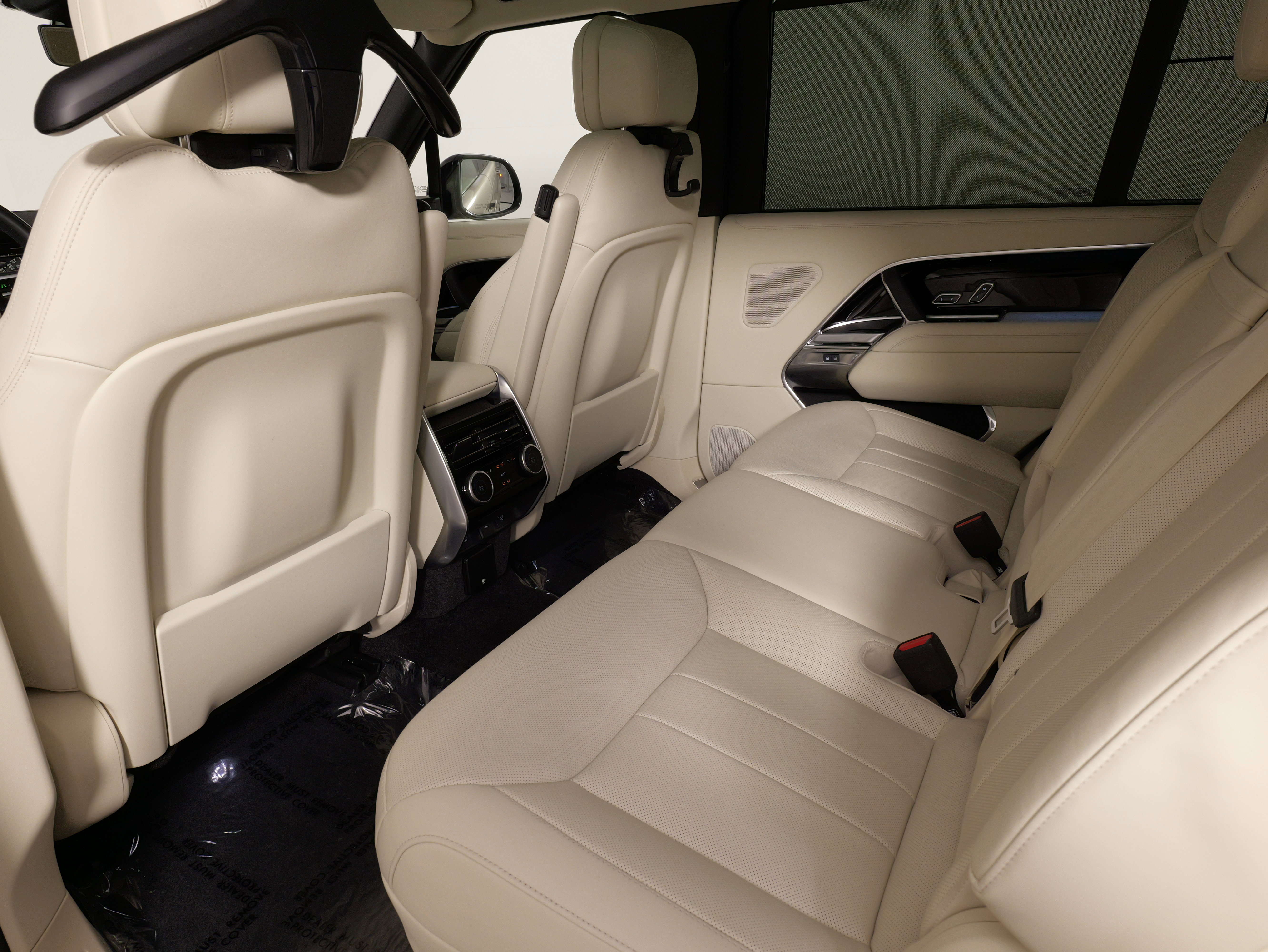 Used 2025 Land Rover Range Rover Long Wheelbase SE image 36