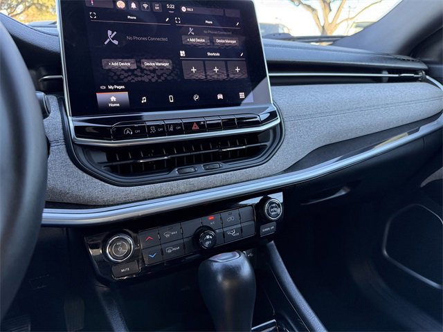 Used 2024 Jeep Compass Latitude image 14