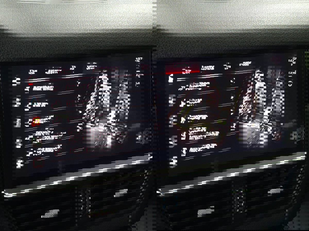 Used 2023 Porsche Cayenne Platinum Edition image 44