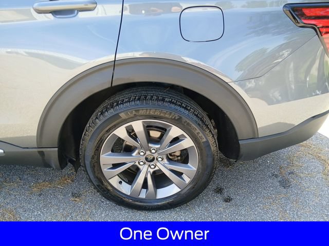 Certified 2025 Ford Explorer Active w/ Active Comfort Package AWD/4WD image 5