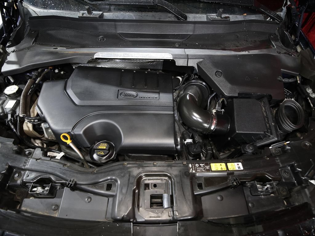 Used 2020 Land Rover Discovery Sport SE AWD/4WD image 27