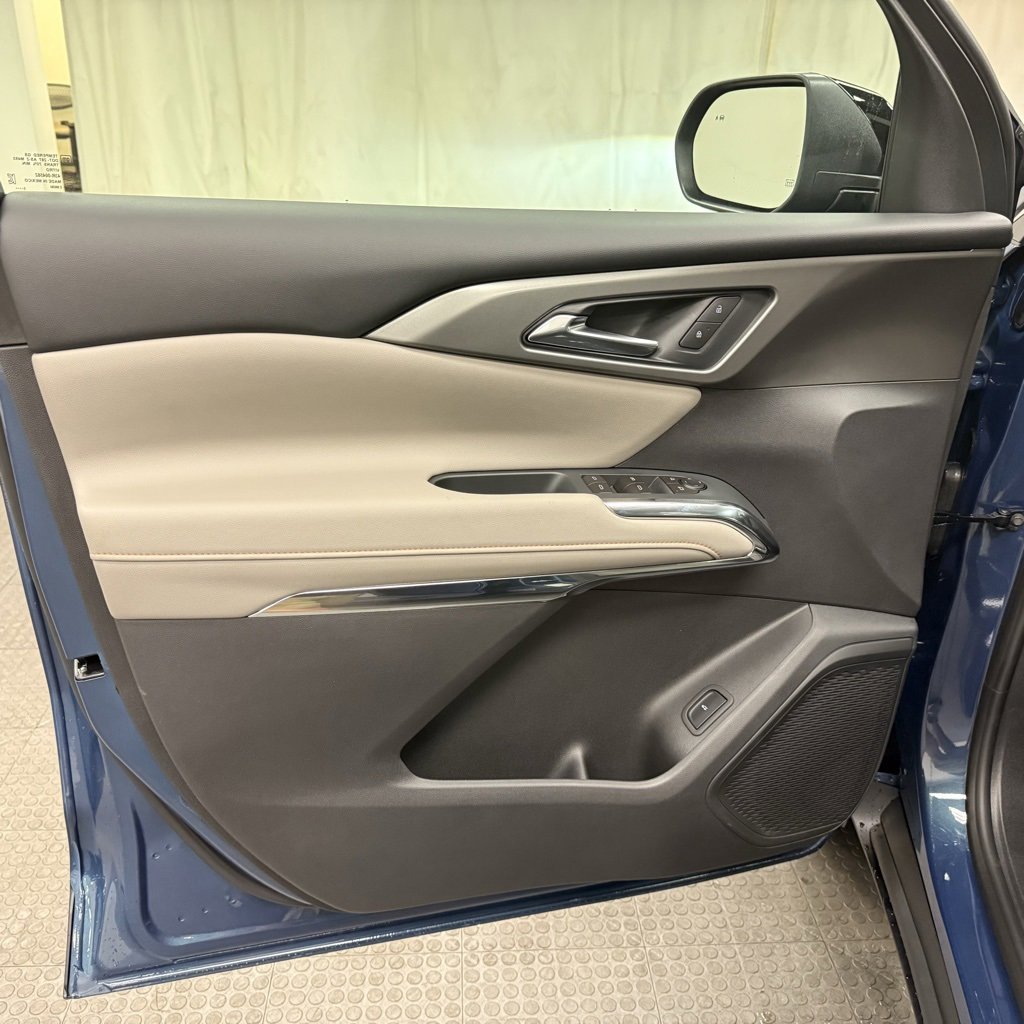 New 2026 Chevrolet Traverse LT w/ Sun and Wheel Package FWD image 26