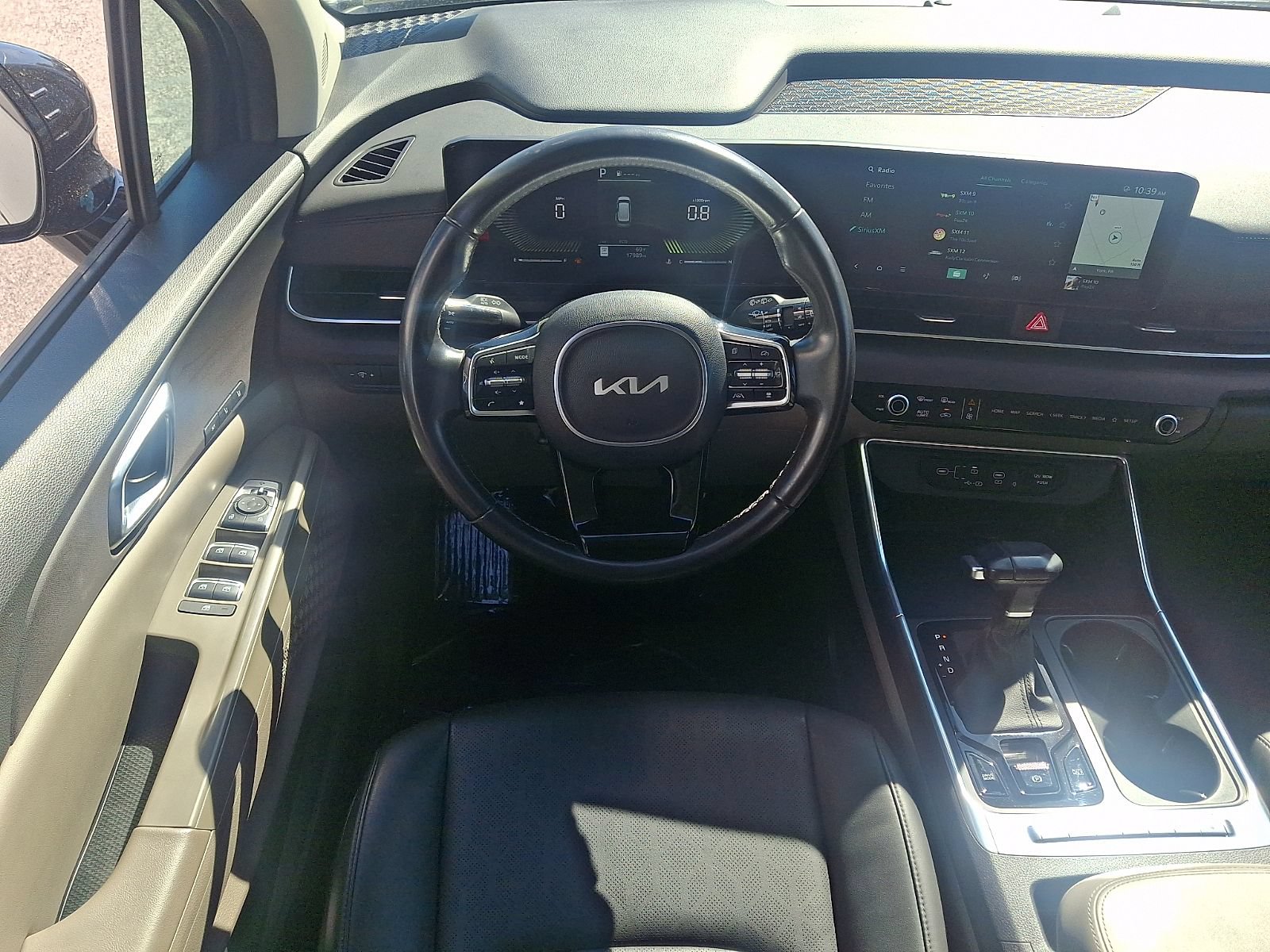 Certified 2025 Kia Carnival EX FWD image 11
