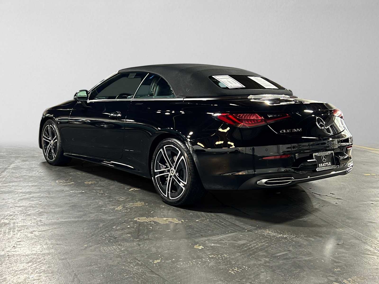 Used 2026 Mercedes-Benz CLE 300 4MATIC Cabriolet image 5