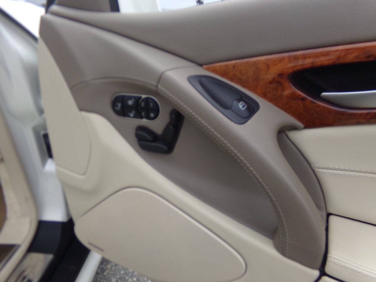 Used 2009 Mercedes-Benz SL 550 image 46