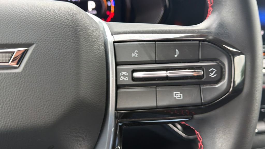 Used 2024 Chevrolet Colorado Z71 w/ Z71 Convenience Package 2 image 25