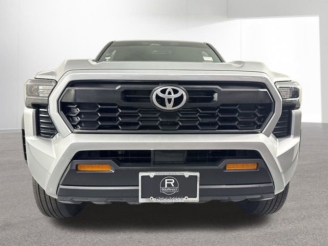 Used 2024 Toyota Tacoma TRD Off-Road AWD/4WD image 26