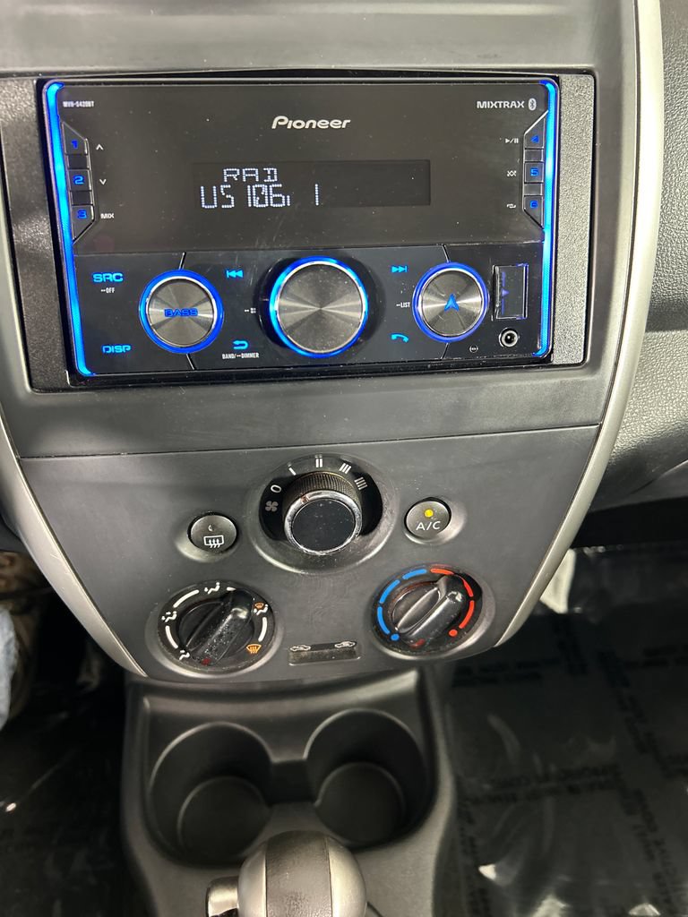 Used 2016 Nissan Versa SV FWD image 14
