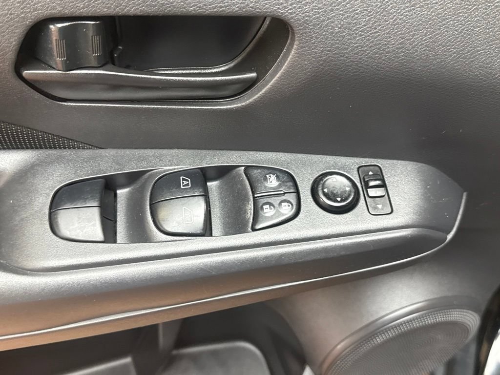 Used 2021 Nissan Kicks S FWD image 22