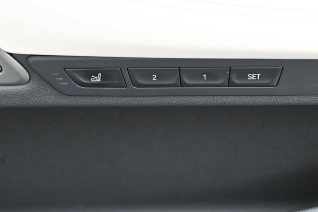 Used 2022 BMW 750i xDrive w/ Luxury Rear Seating Package AWD/4WD image 48
