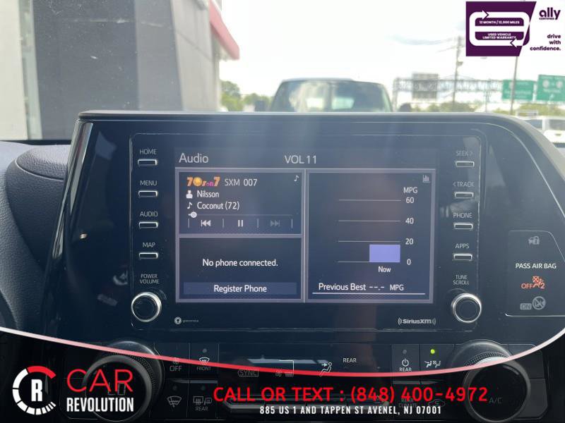 Used 2021 Toyota Highlander L FWD image 14