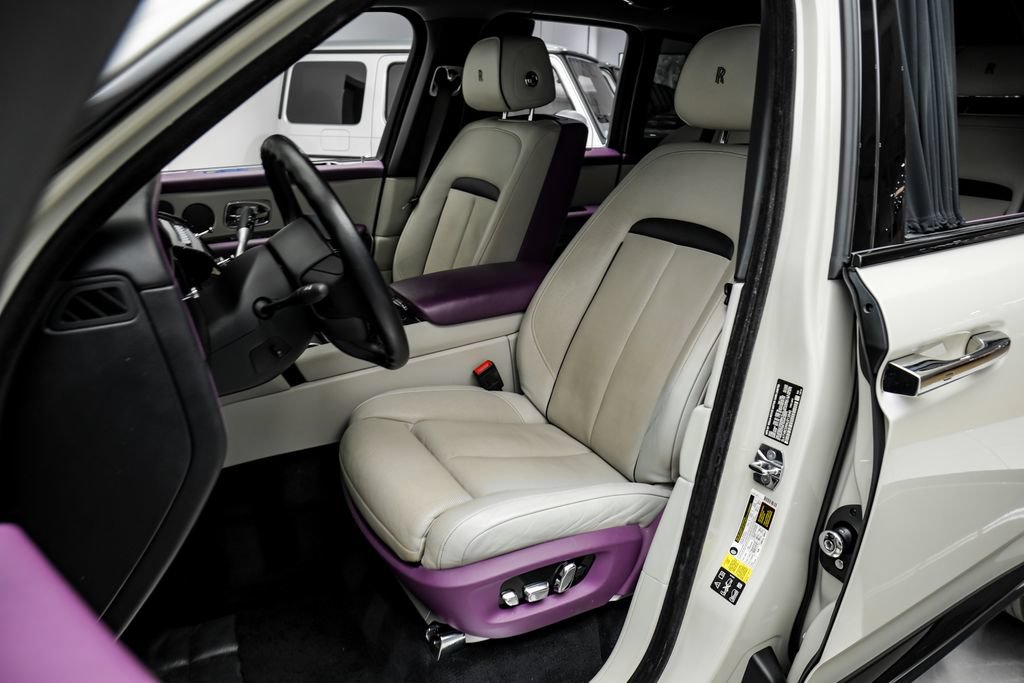 Used 2022 Rolls-Royce Cullinan Black Badge AWD/4WD image 28
