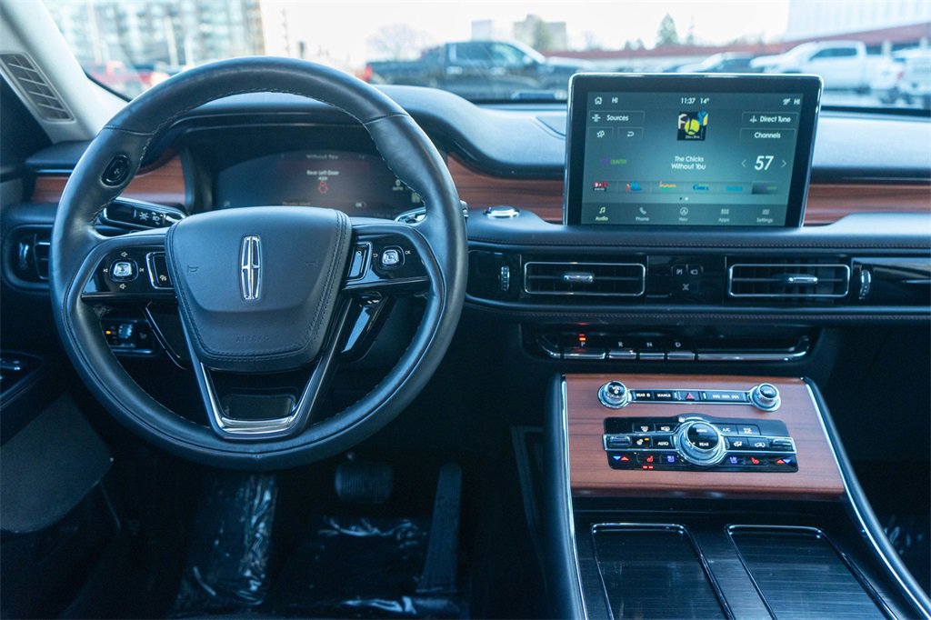 Used 2024 Lincoln Aviator Reserve AWD/4WD image 13
