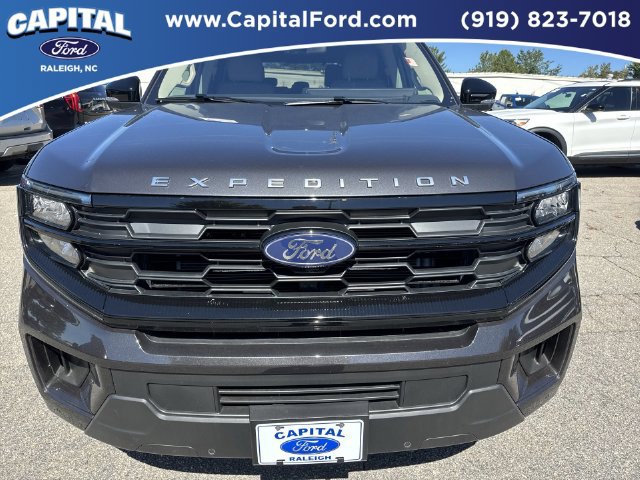 Certified 2025 Ford Expedition Active AWD/4WD image 10