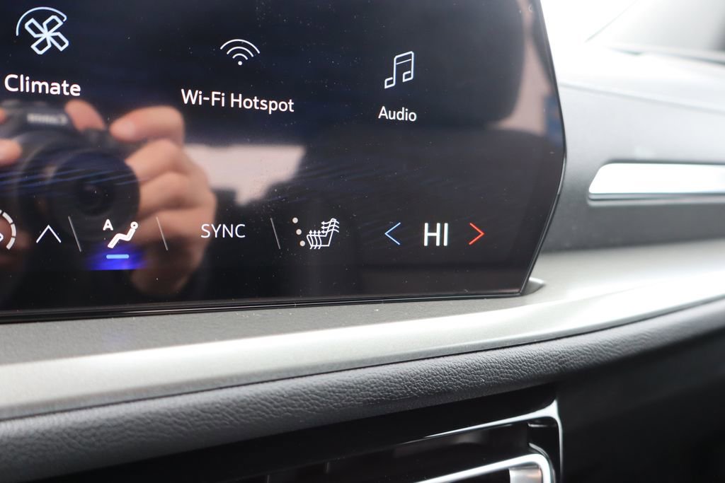 New 2026 Chevrolet Traverse LT image 14