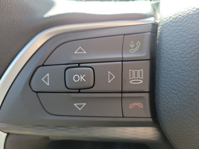 New 2025 Jeep Grand Cherokee Altitude image 17