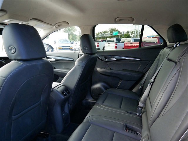 Used 2023 Buick Envision Essence image 9