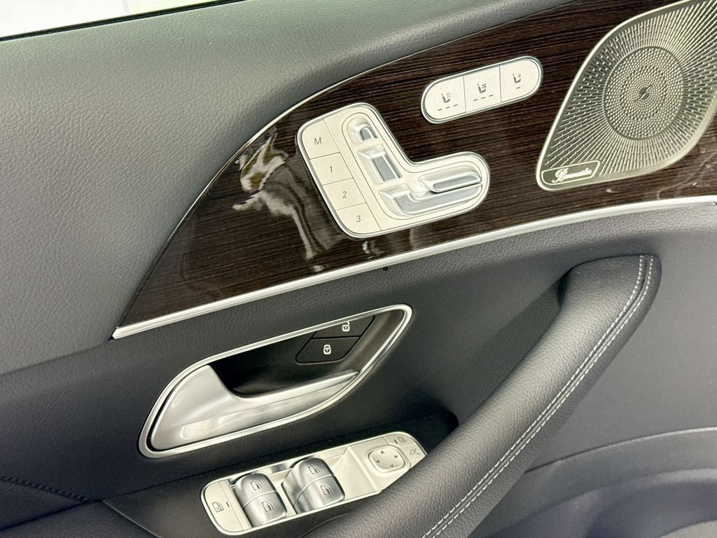 New 2026 Mercedes-Benz GLS 450 4MATIC image 24