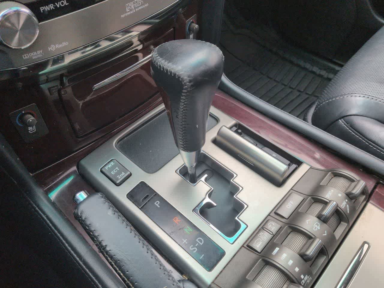 Used 2013 Lexus LX 570 4WD w/ Luxury Pkg image 35