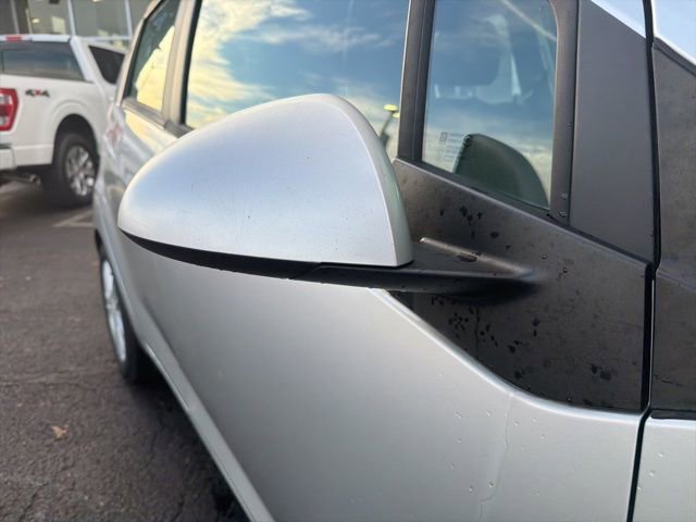 Used 2015 Chevrolet Spark LT image 3