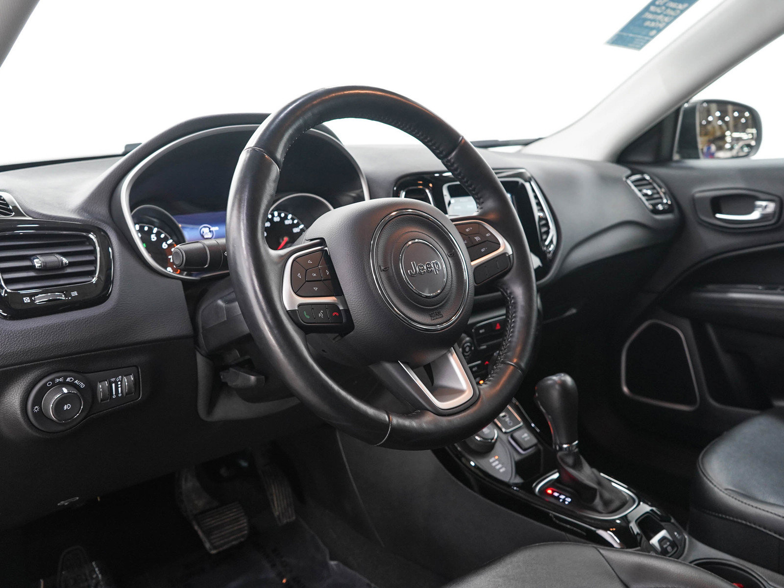 Used 2021 Jeep Compass Latitude AWD/4WD image 24