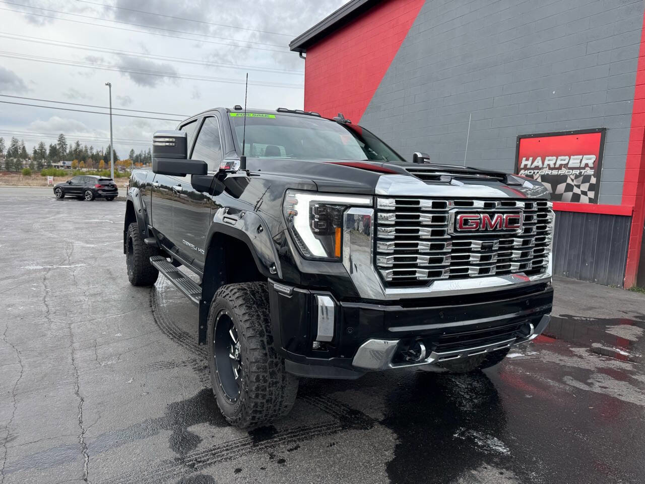 Used 2024 GMC Sierra 3500 Denali w/ Technology Package image 2