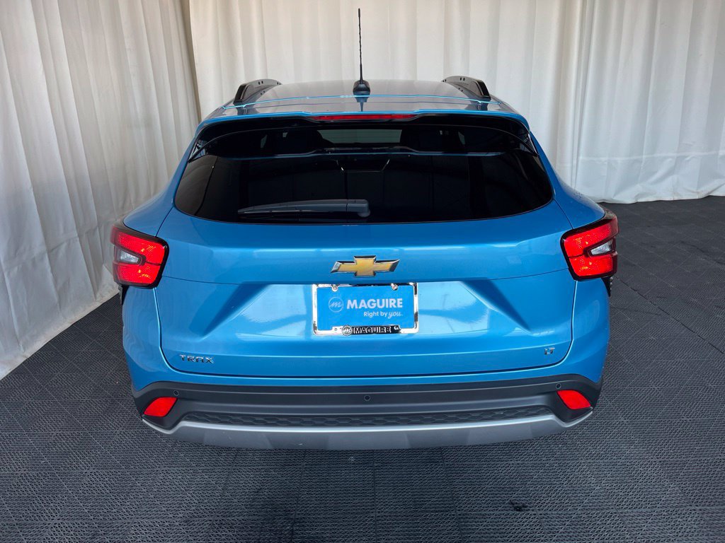Used 2025 Chevrolet Trax LT w/ Driver Confidence Package FWD image 26
