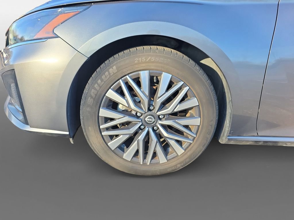 Used 2023 Nissan Altima 2.5 SV image 13