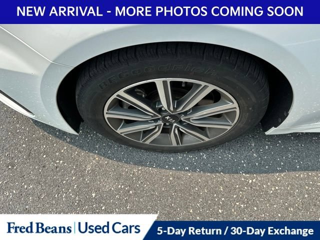 Used 2020 Kia Optima Premium FWD image 2