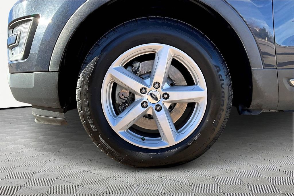 Used 2017 Ford Explorer XLT w/ Equipment Group 201A image 8