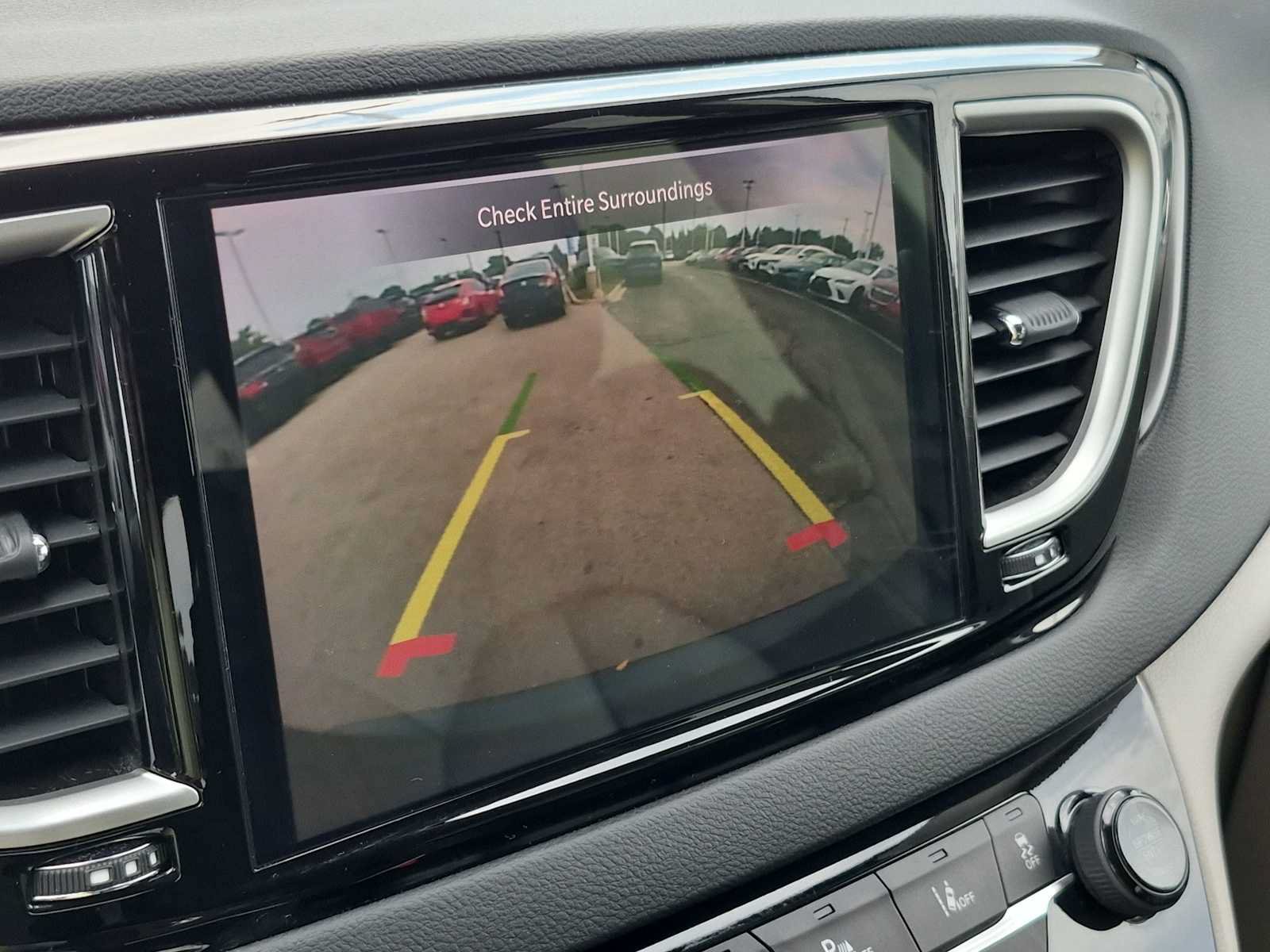 Used 2024 Chrysler Pacifica Touring-L FWD image 28
