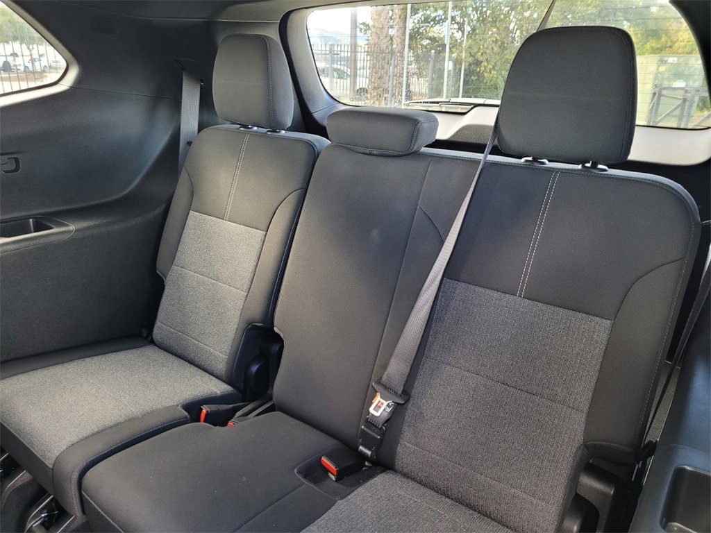 Used 2025 GMC Acadia Elevation image 12