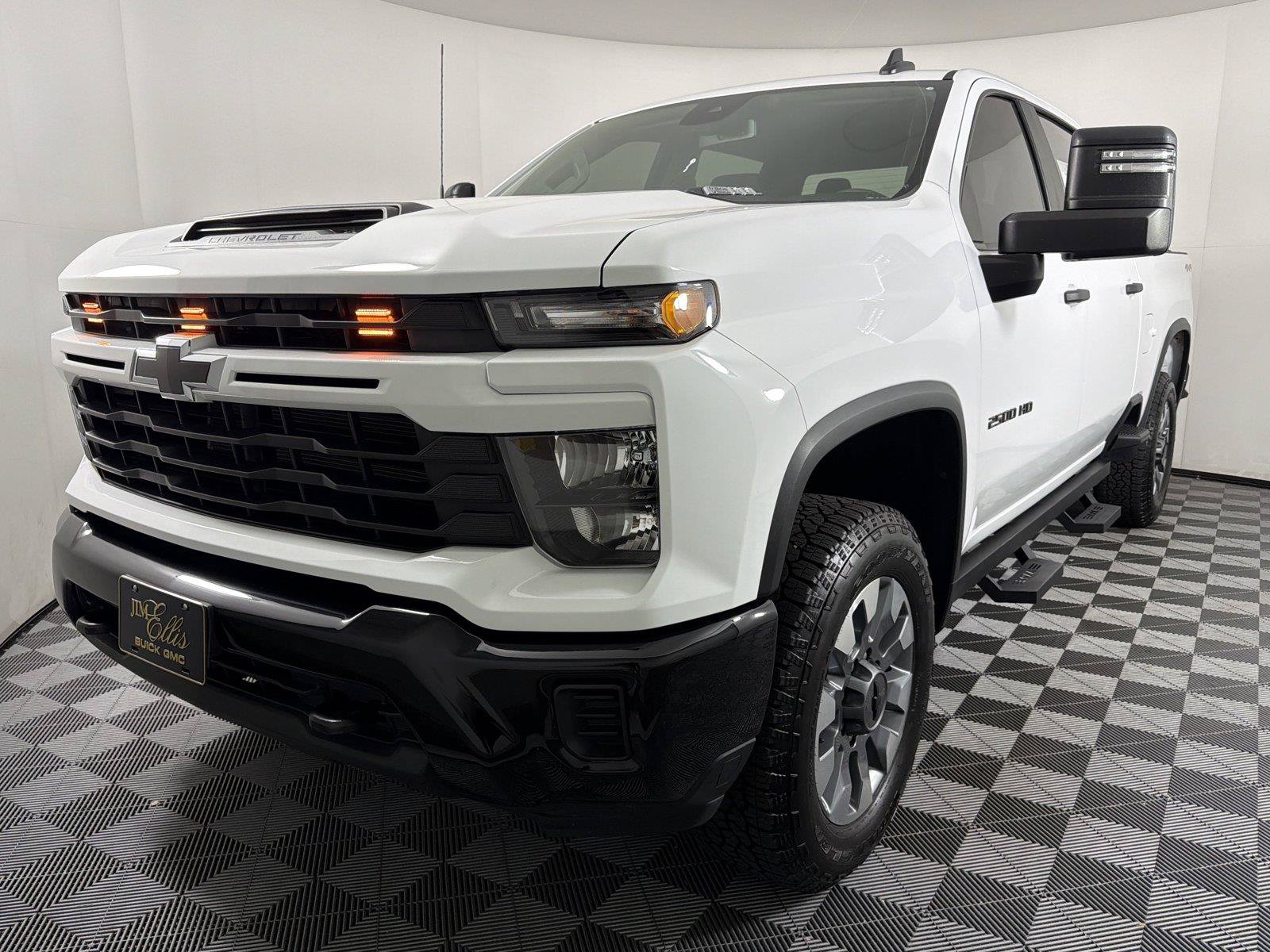 Certified 2024 Chevrolet Silverado 2500 Custom w/ Custom Value Package AWD/4WD image 3