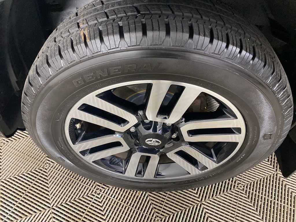 Used 2018 Toyota 4Runner Limited image 33