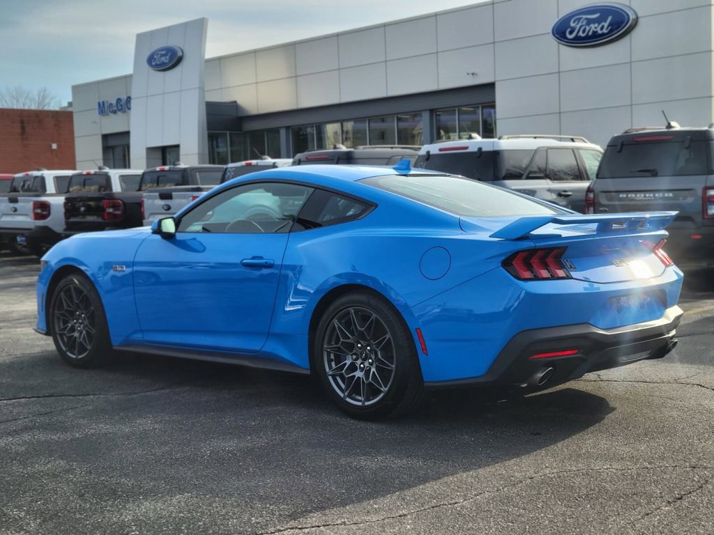 Used 2025 Ford Mustang GT Premium w/ GT Performance Package image 3